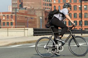 ロードバイク・クロスバイクで通勤通学で交通費を節約。　ブログ：ママチャリとは全然ちがうぞ！スポーツ自転車の良さとは？